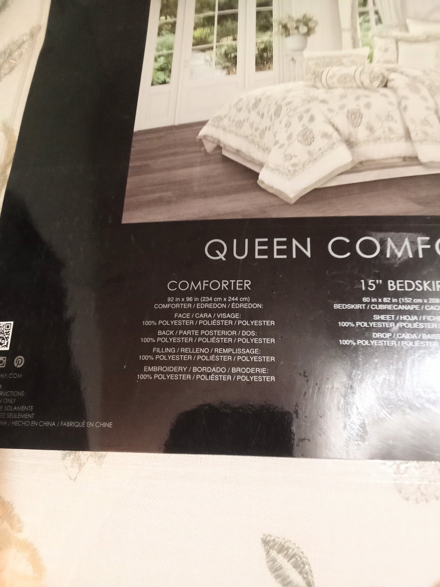 Fairview Sage Comforter Set by J Queen New York
The Fairview Collection 4 Piece Comforter Set