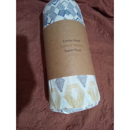 JC Penny Ienjoy Casual Comfort Mayan Midweight Down Warm & Cozy Comforter Set