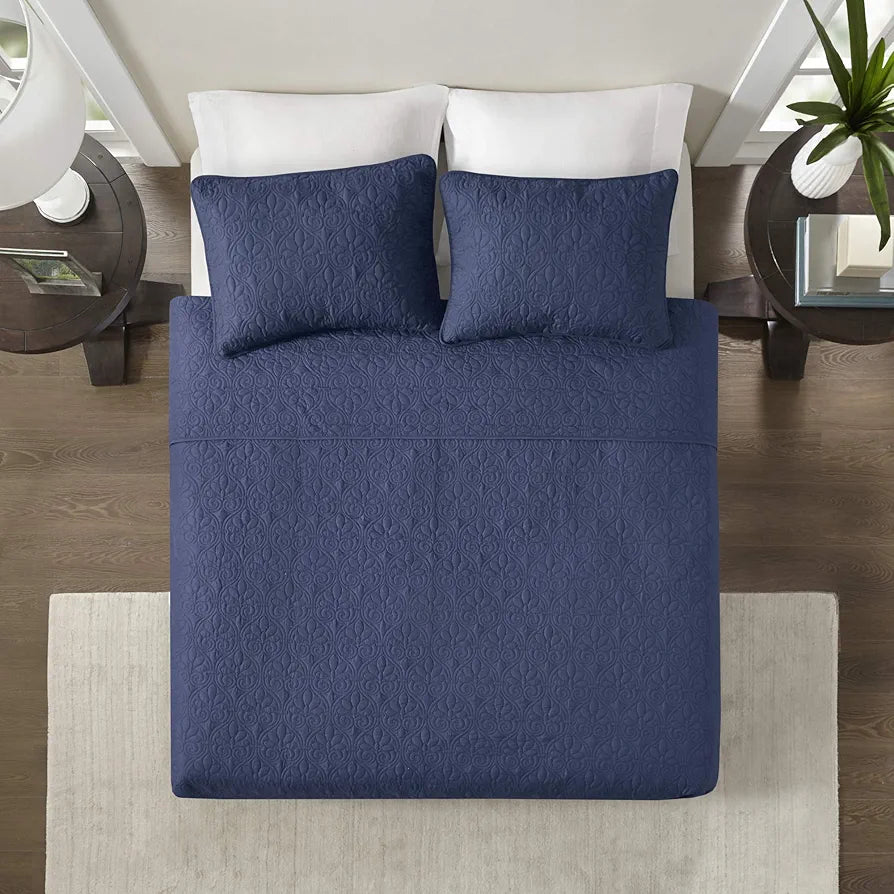 Madison Park Quebec Quilt Set - Luxurious Damask Stitching Design, Cotton Filled Lightweight Coverlet Bedspread Bedding, Shams, Full/Queen(90"x90"), Navy 3 Piece